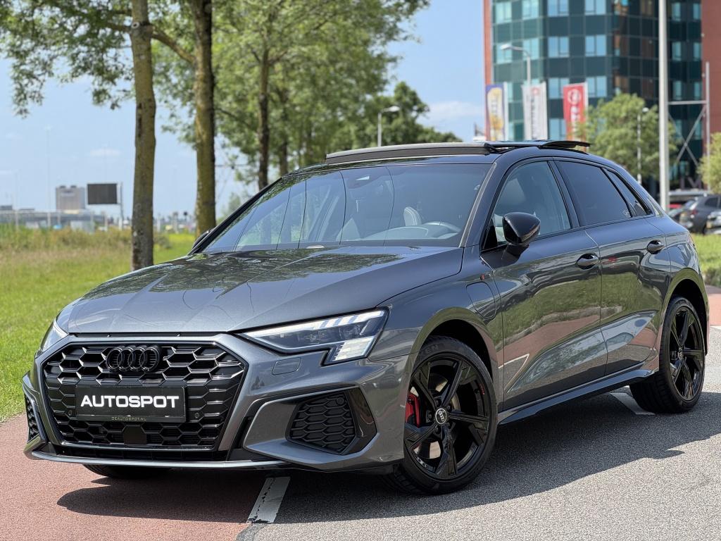 Audi A3 Sportback 45 TFSI e S-Line Pano Matrix Sfeerverlicht, Gebruikt, 4 cilinders, Adaptive Cruise Control, Hybride Elektrisch/Benzine