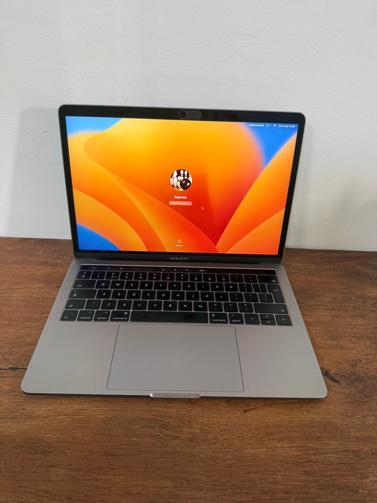 Macbook Pro 13 inch 2020 gaat niet meer aan defect, MacBook Pro, 2 tot 3 Ghz, 13 inch, Ophalen of Verzenden
