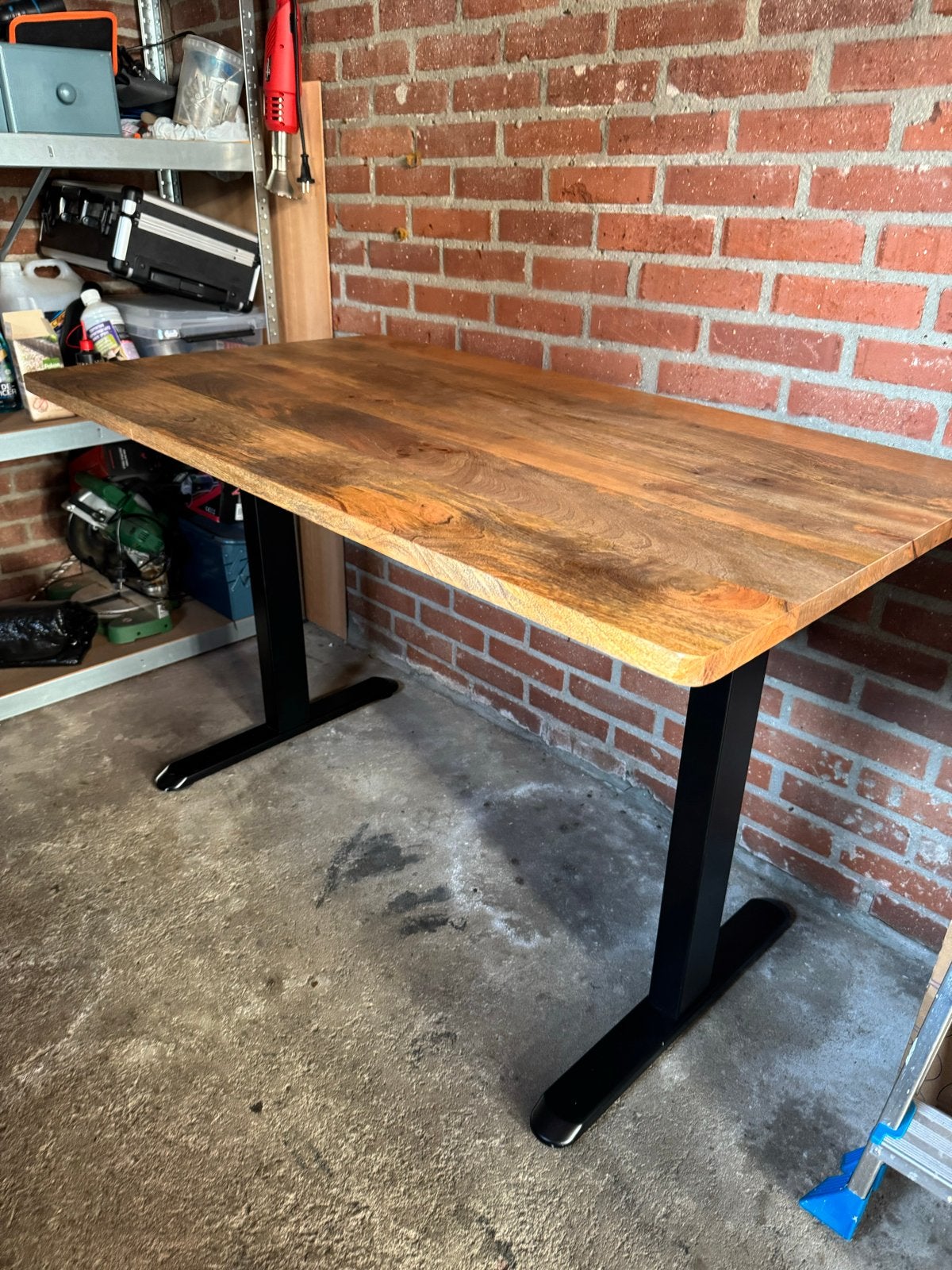 Tekoop zit/sta bureau mangohoutblad, Ophalen, Zit-sta bureau, Hout, Bruin