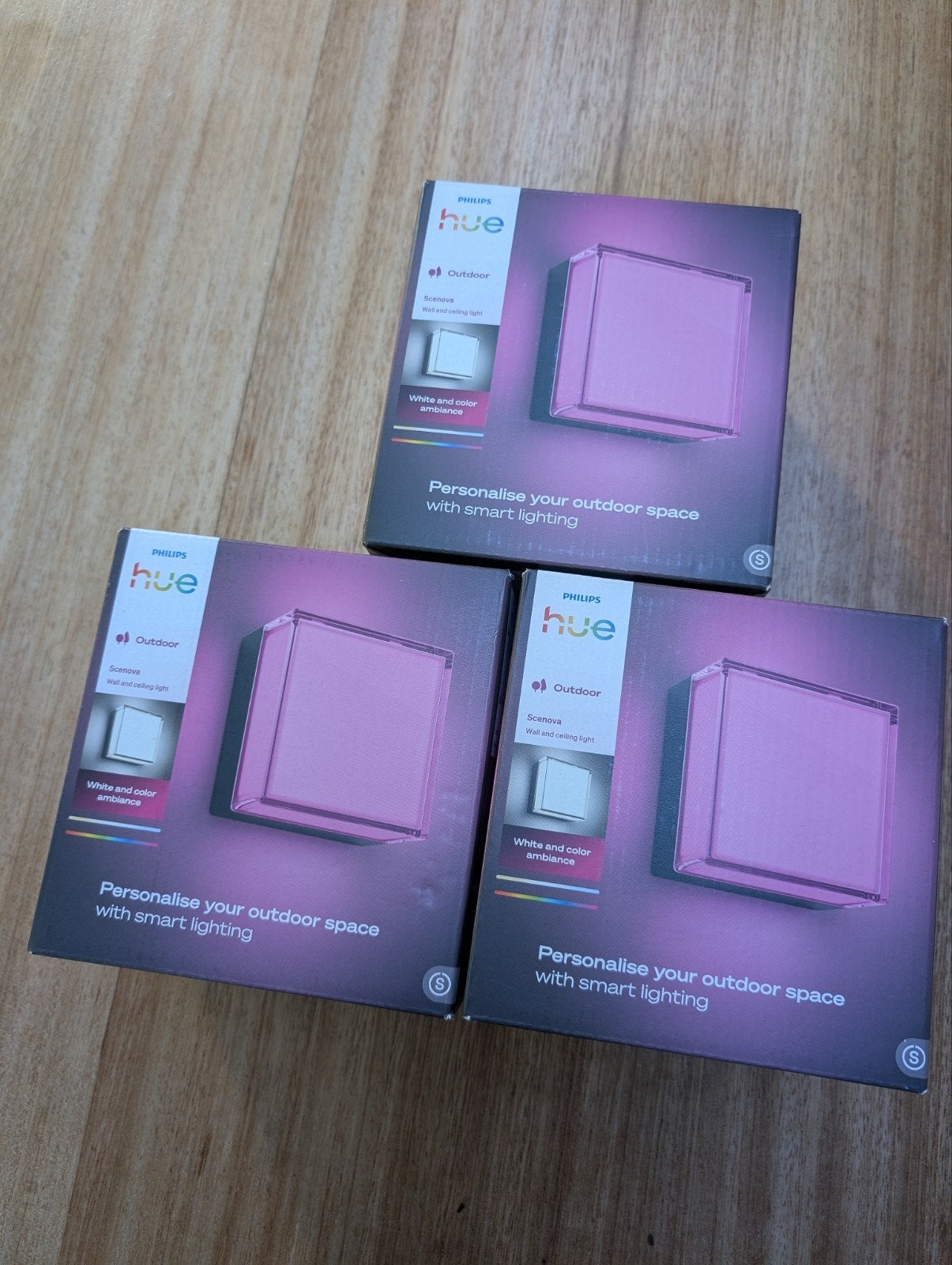 Philips Hue Scenova Buitenlamp - Nieuw in doos, Met afstandsbediening, Meerkleurig, Nieuw, Overige fittingen
