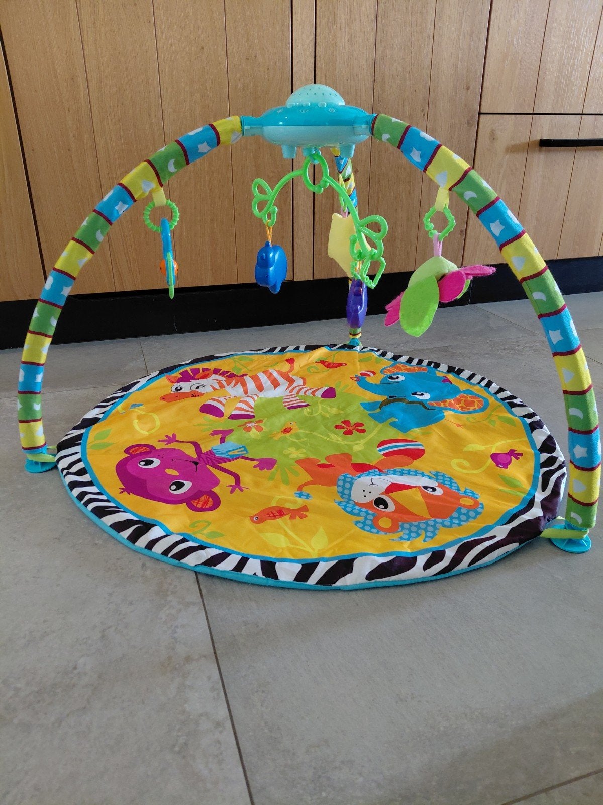 Vrolijke Babygym met Licht en Geluid - Zo goed als nieuw, Kinderen en Baby's, Ophalen, Zo goed als nieuw, Babygym, Met licht