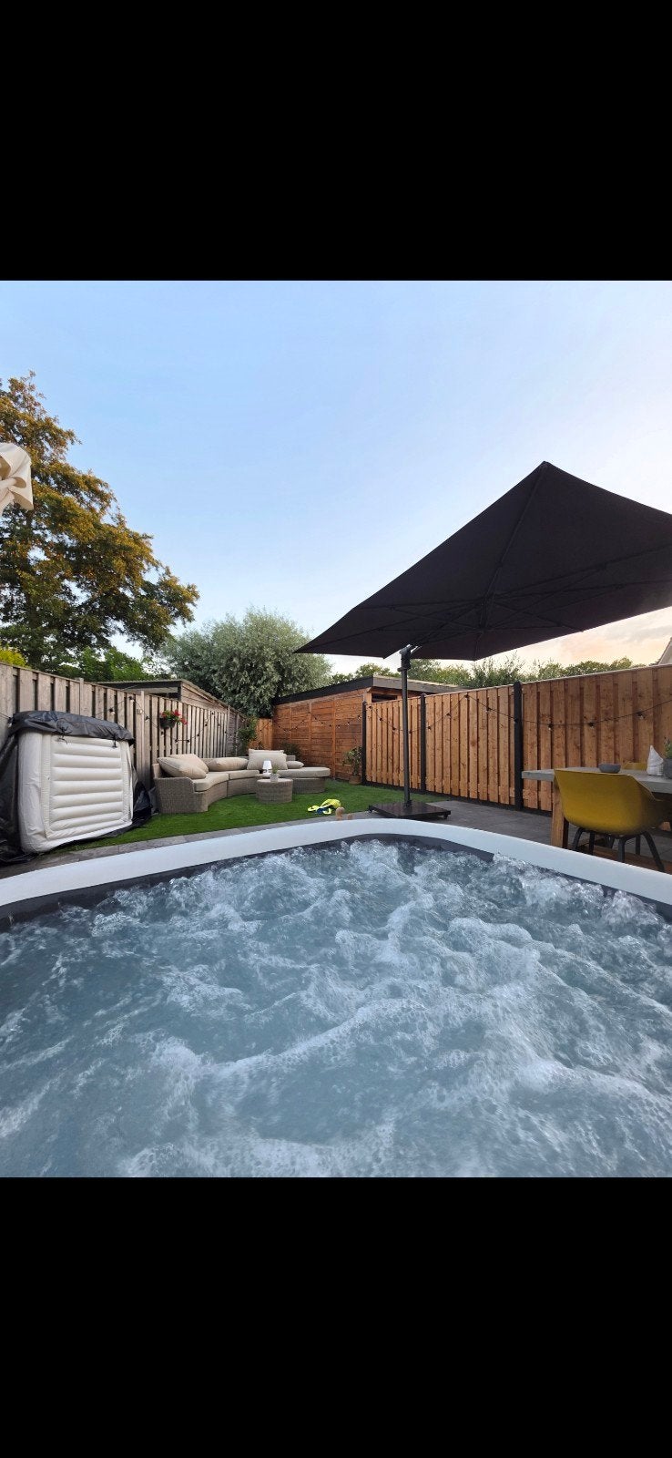 Intex Opblaasbare Jacuzzi met zout watersysteem.Goede staat, Ophalen of Verzenden, Zo goed als nieuw, Filter, Opblaasbaar