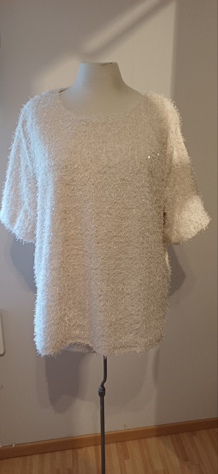 offwhite shirt met glitter, korte mouw, gevoerd, maat 44, Kleding | Dames, Tops, Wit, Maat 42/44 (L), Ophalen of Verzenden, Zo goed als nieuw