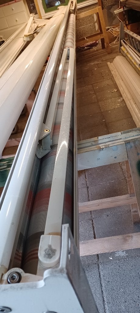 SEMI-CASSETTESCHERM NIEUW DOEK! Somfy bediening, Ophalen, 450 cm of meer, Elektrisch, Zo goed als nieuw