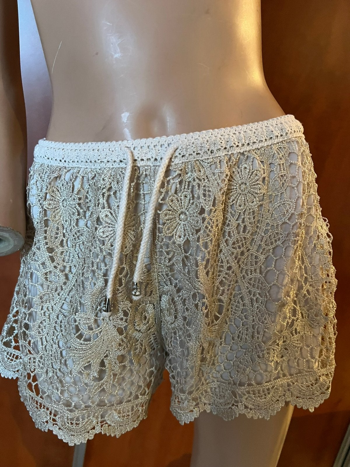 AMBIKA korte broek van kant XL GOUDKLEURIG ZGAN, Kleding | Dames, Kort, G, Maat 46/48 (XL) of groter, Ophalen of Verzenden