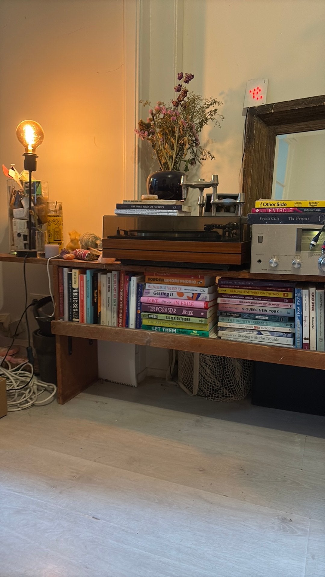 Lage boekenkast / tv meubel, Huis en Inrichting, Kasten | Boekenkasten, Ophalen, Gebruikt, 25 tot 50 cm, Minder dan 100 cm