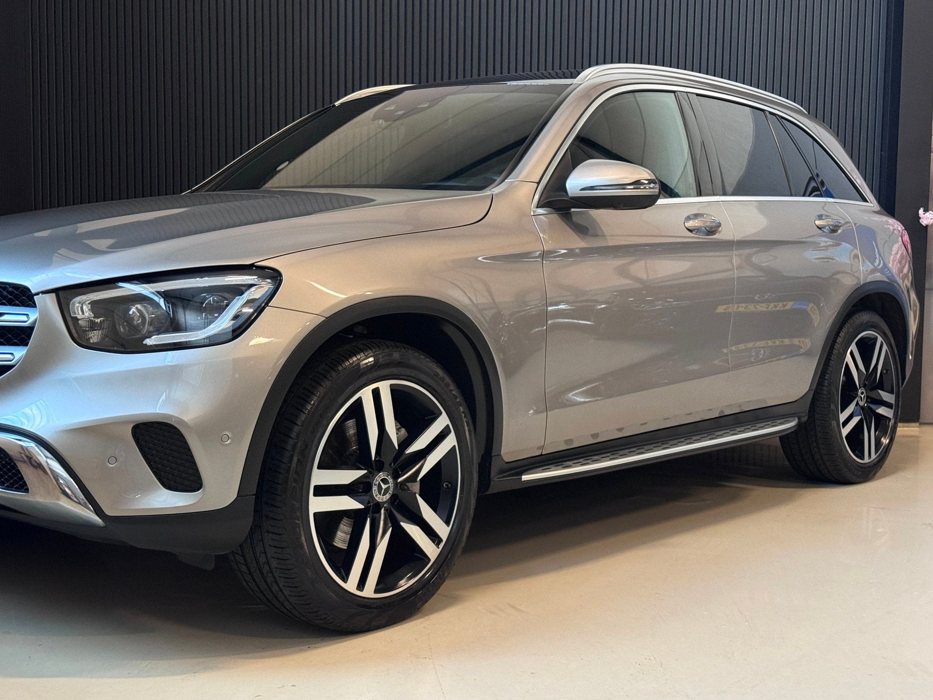 Mercedes-Benz GLC-klasse 300 4MATIC Off Road Premium | PANO, Auto's, Automaat, Dealer onderhouden, Gebruikt, 4 cilinders
