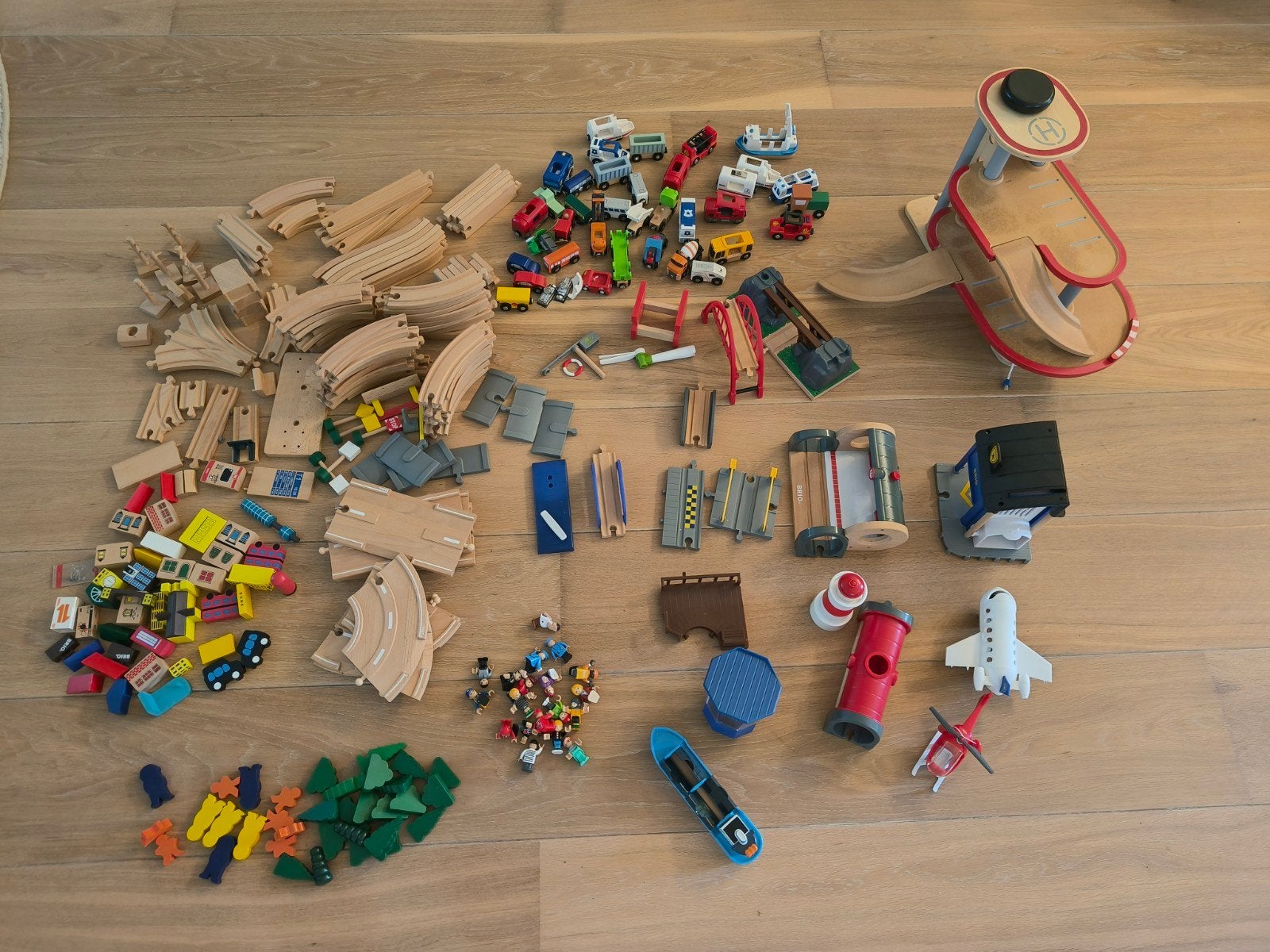 Brio grote set - trein, autoweg, garage, stad en meer, Kinderen en Baby's, Speelgoed | Bouwstenen, Ophalen