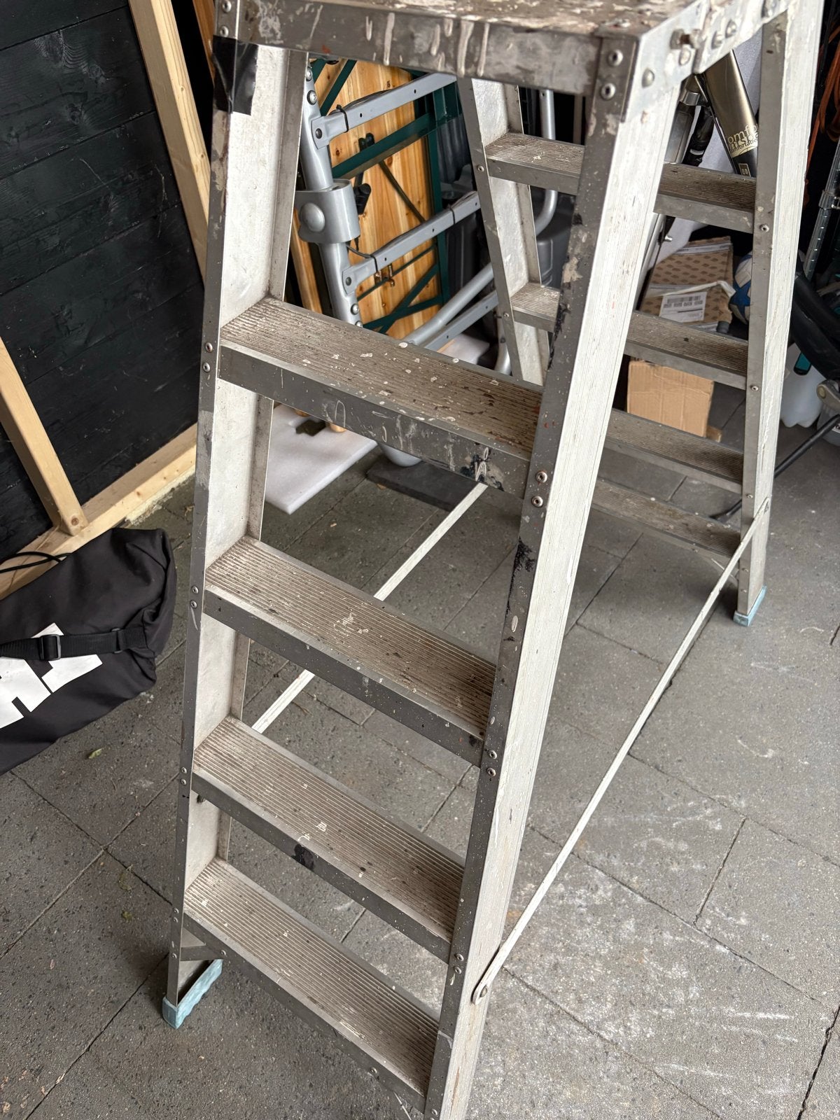 Aluminium A trap ladder 4 treden plateau voor klusjes, Doe-het-zelf en Verbouw, Ladders en Trappen, Ophalen, Gebruikt, Trap, Minder dan 2 meter