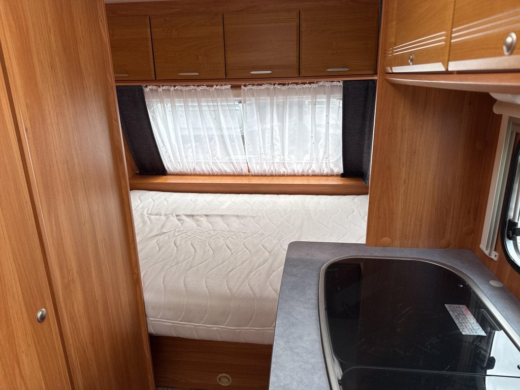 Bürstner Premio 435 TS Voortent/Luifel/Fietsdr., Rondzit, Bedrijf, 750 - 1000 kg, Schokbreker