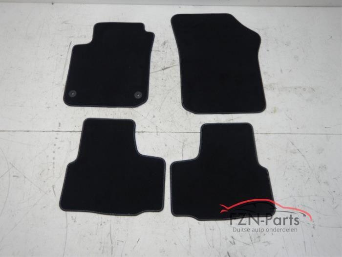 VW UP! Mattenset Satijnzwart met White Silver Stiksel, Ophalen of Verzenden, Nieuw