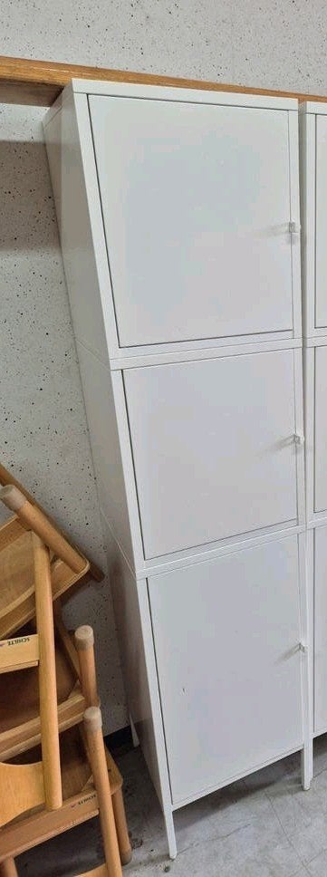 IKEA EA Hallan Locker Kast - Ideaal voor opslag, Huis en Inrichting, Kasten | Lockerkasten, Ophalen