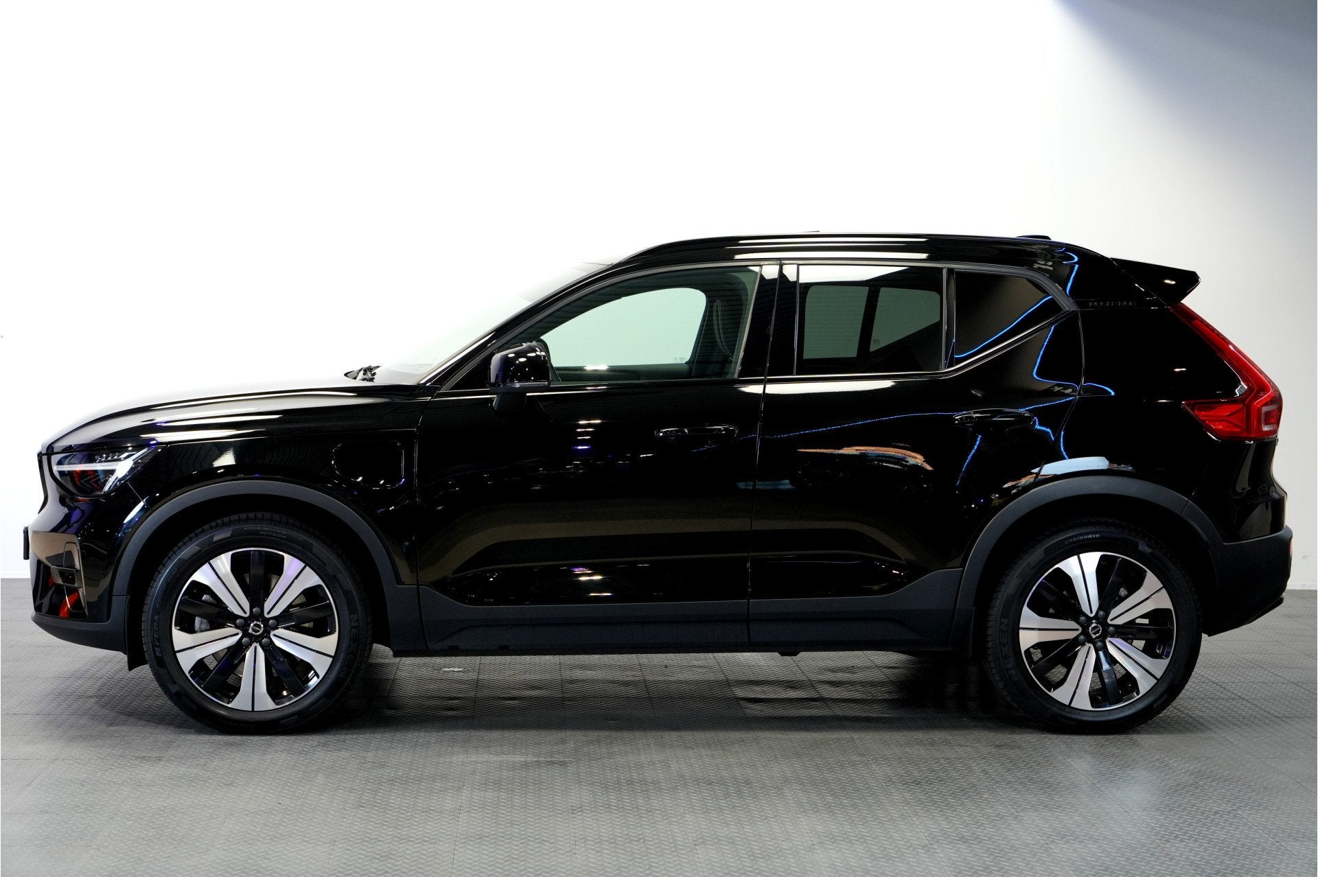 Volvo XC40 1.5 T4 Plug-in Hybrid 155kW/211pk DCT7 Ultimate D, Auto's, Volvo, Met garantie (alle), Zwart, Hybride Elektrisch/Benzine