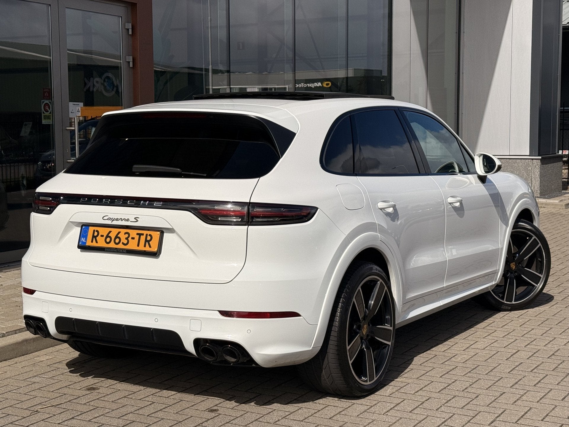 Foto 18 van Porsche Cayenne 3.0 | SportDesign | Pano | SportChrono | Luc