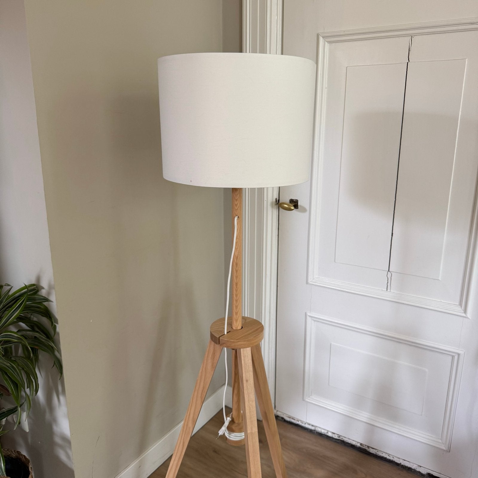 IKEA LAUTERS Staande lamp met witte kap, Ophalen, E27 (groot), Zo goed als nieuw, 150 tot 200 cm