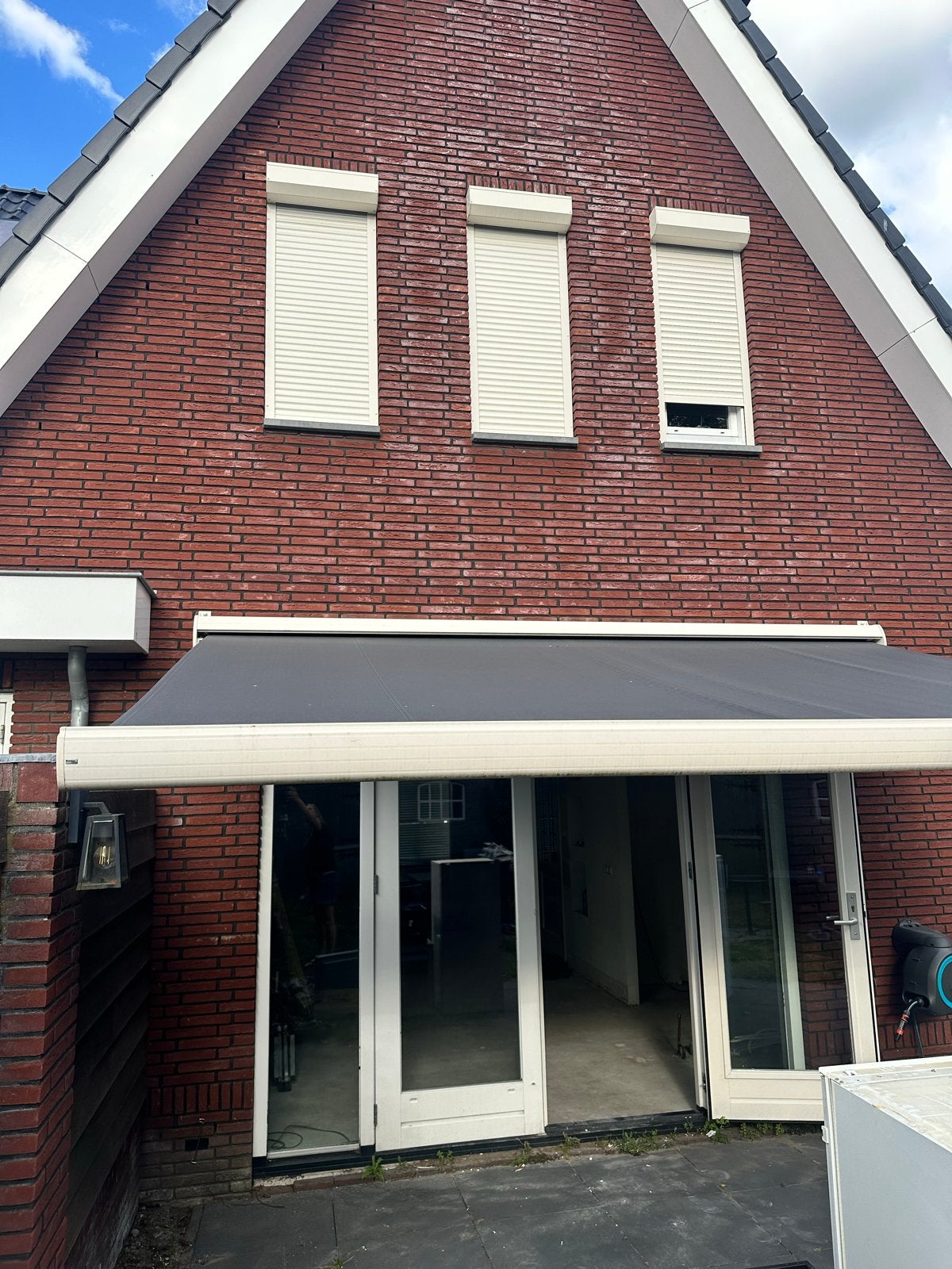 Elektrisch Knikarmscherm 2,5m diep, Tuin en Terras, Ophalen, Gebruikt, Elektrisch, 150 tot 300 cm