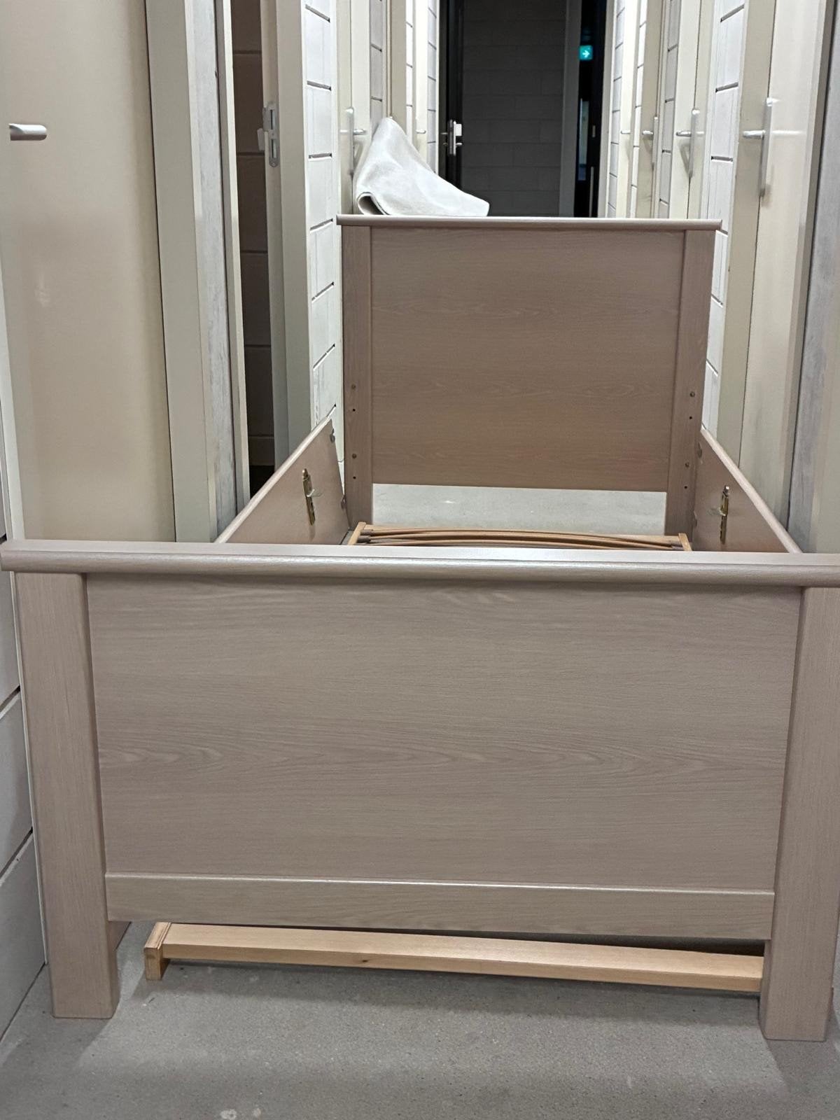 1-persoonsbed Morres Primeur 90x210cm, in hoogte verstelbaa, Ophalen, 90 cm, 210 cm, Modern