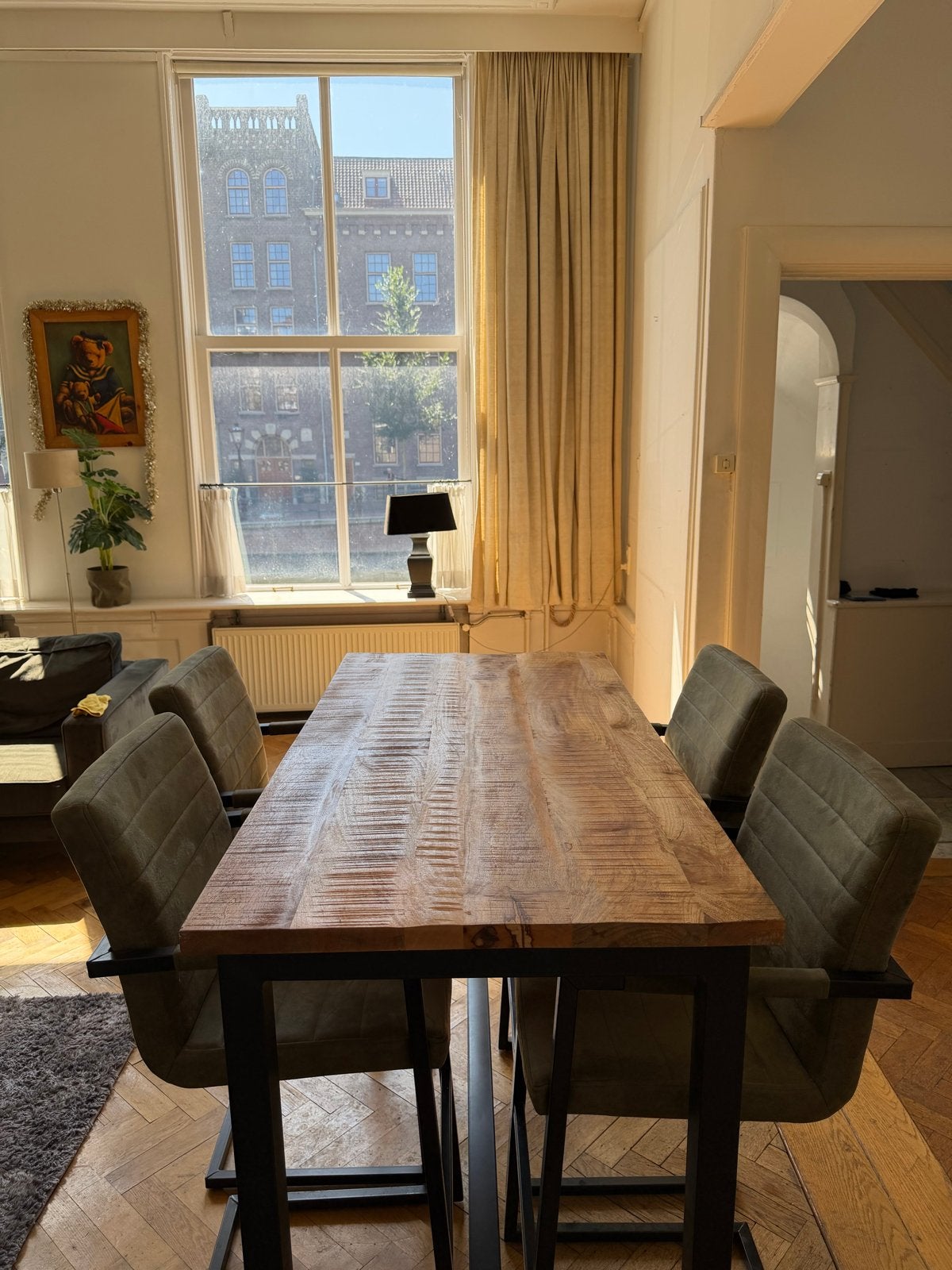 Hoge tafel met 4 groene barstoelen van Leen Bakker, Ophalen, 100 tot 150 cm, 50 tot 100 cm, Zo goed als nieuw