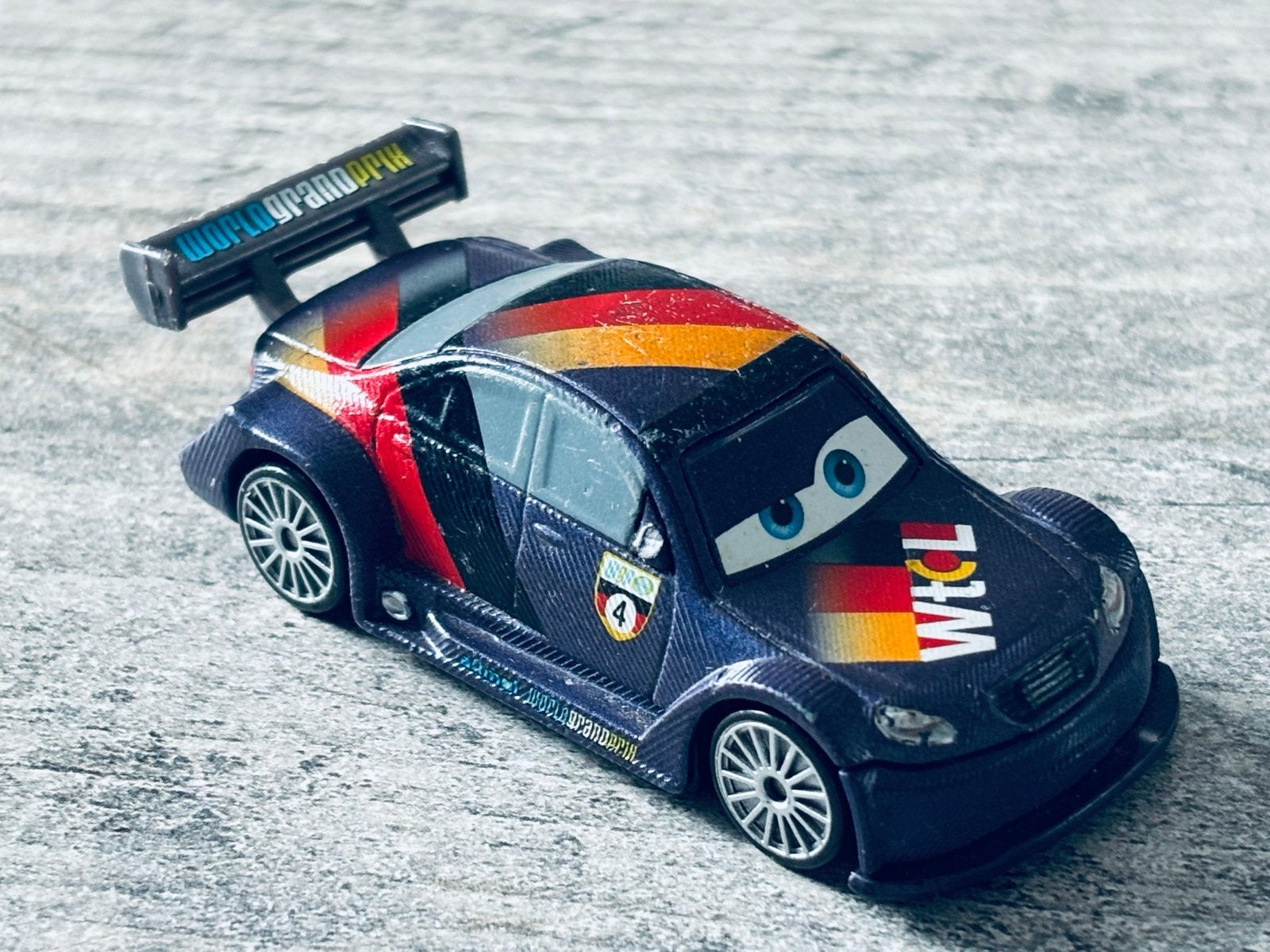 Disney Pixar Cars 2 Max Schnell World Grand Prix Diecast, Ophalen of Verzenden, Gebruikt