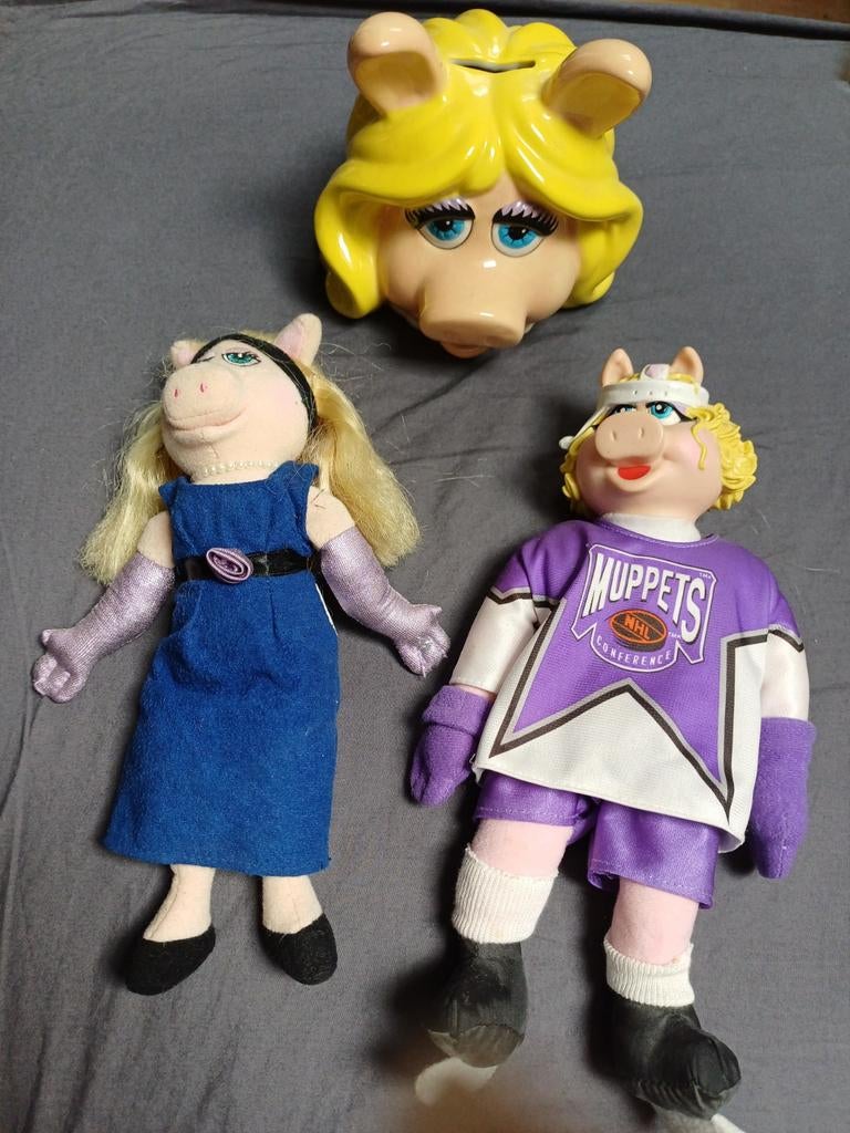 Miss Piggy Muppets spaarpot en knuffels, Ophalen of Verzenden, Overige figuren, Zo goed als nieuw, Beeldje of Figuurtje