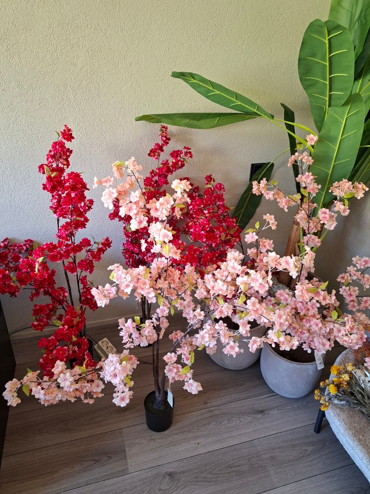 Nieuwe zijdebloemen: roze en rode bloesemtakken, Binnen, Roze, Nieuw, Textiel