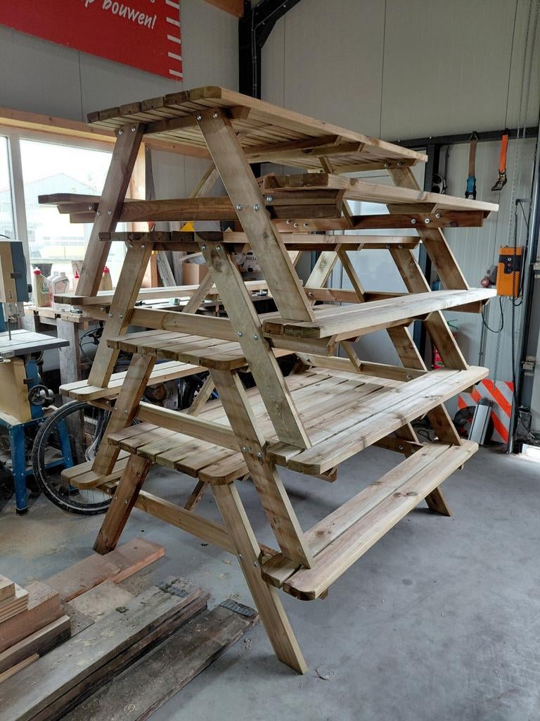 Nieuwe houten picknicktafel met opklap-banken., Ophalen, Nieuw, Rechthoekig, Hout
