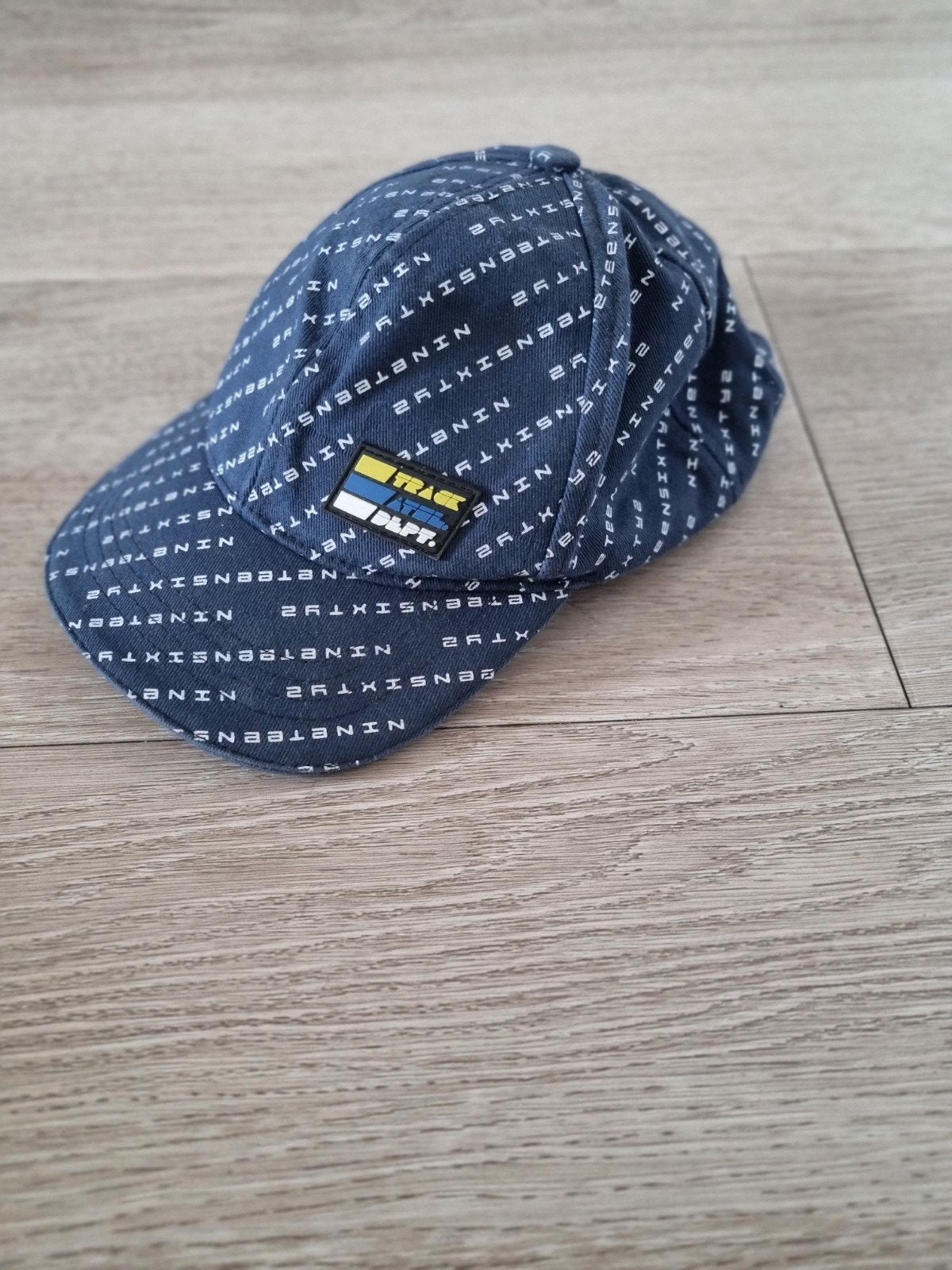 we fashion pet petje blauw jongen

voor meer jongenskleding, Kinderen en Baby's, Ophalen of Verzenden, 104 of kleiner, Jongen