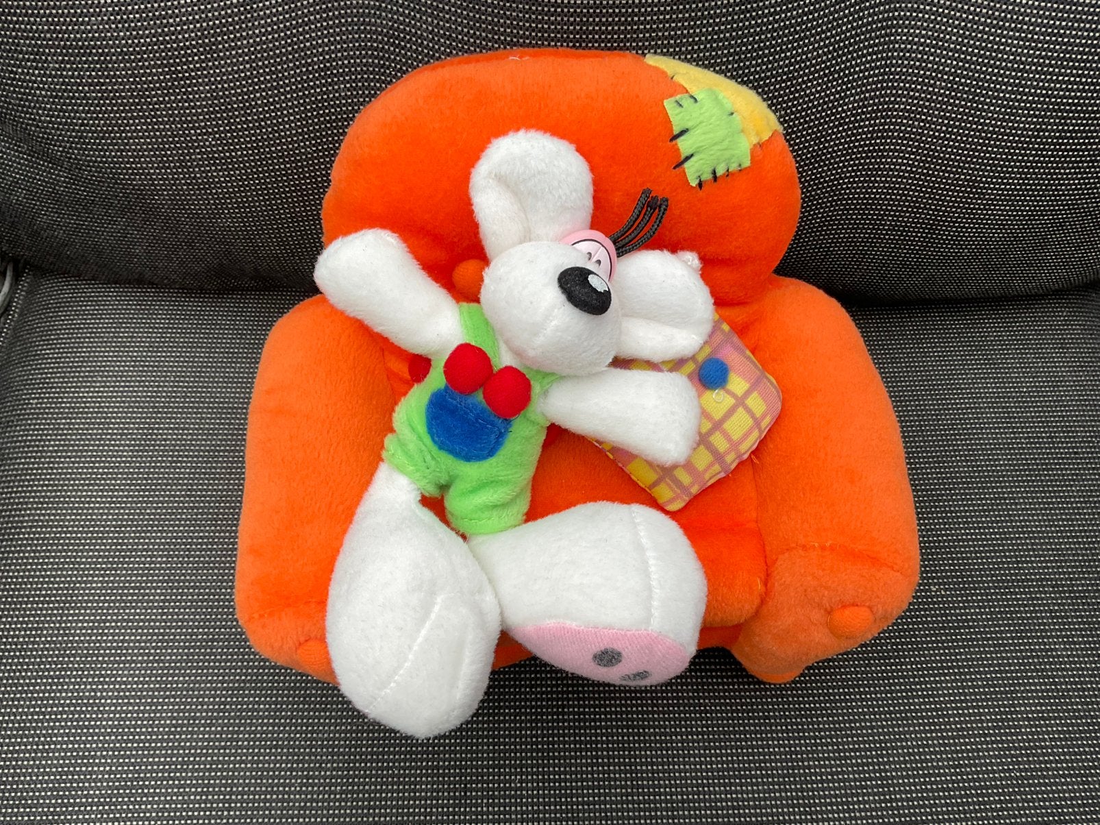 Nieuwe oranje pluche Diddl knuffel op pluche sofa bank, Ophalen, Diddl, Nieuw, Knuffel