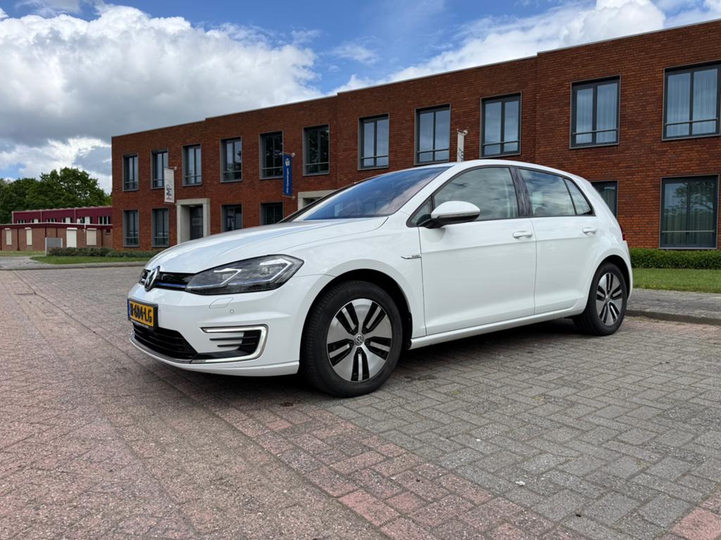 Volkswagen 1.4  E-Golf 2020 SOH 100%|Adaptief Cruise|Navi, Auto's, Volkswagen, Particulier, Golf, ABS, Achteruitrijcamera, Adaptieve lichten