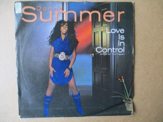 s4399 donna summer - love is in control, Ophalen, Gebruikt, Overige genres, 7 inch
