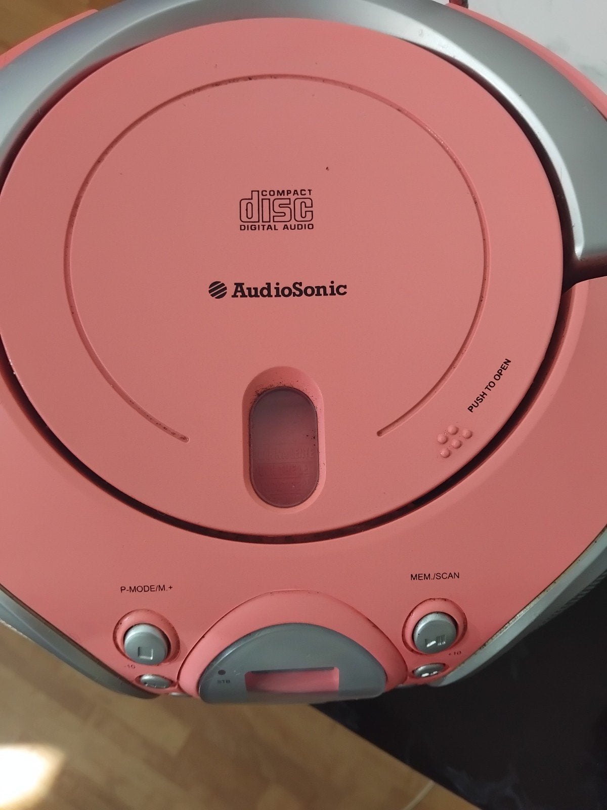 radio cd stick speler op batterijen en op stroom, Ophalen, Zo goed als nieuw, Overige merken