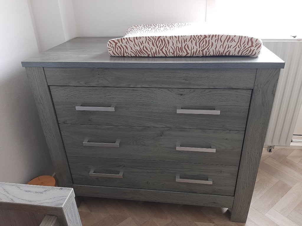 Commode, ledikant en opbergplank., Ophalen, Zo goed als nieuw, Jongetje of Meisje
