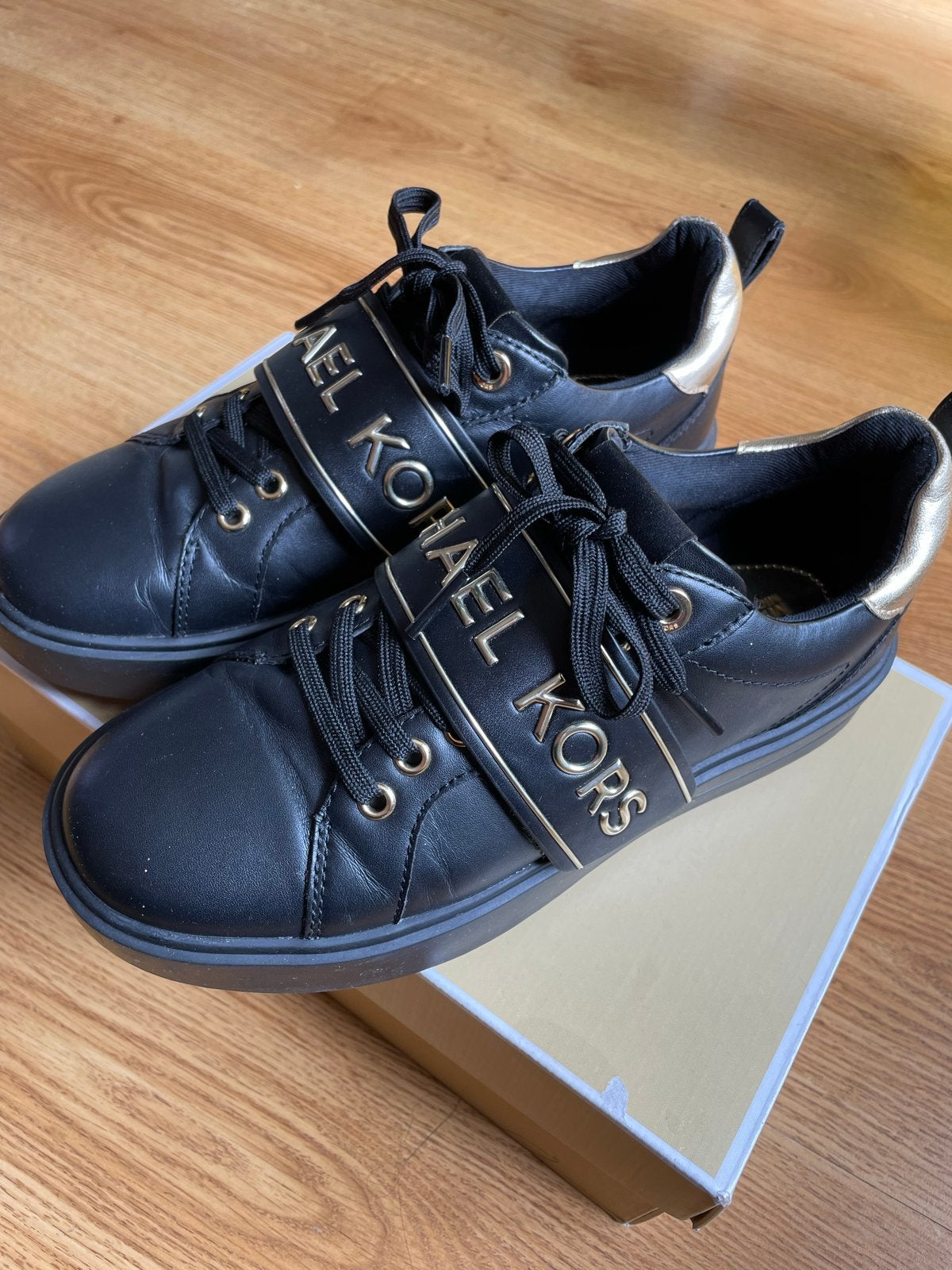 Michael Kors sneakers zwart met goud, Zwart, Ophalen of Verzenden, Sneakers of Gympen, Zo goed als nieuw