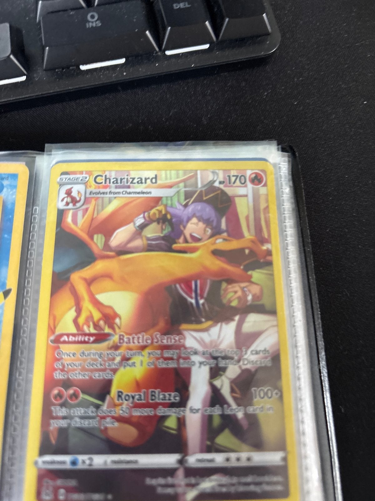 Pokémon TCG Charizard VMAX Kaart - Zeldzaam, Ophalen of Verzenden, Zo goed als nieuw, Losse kaart