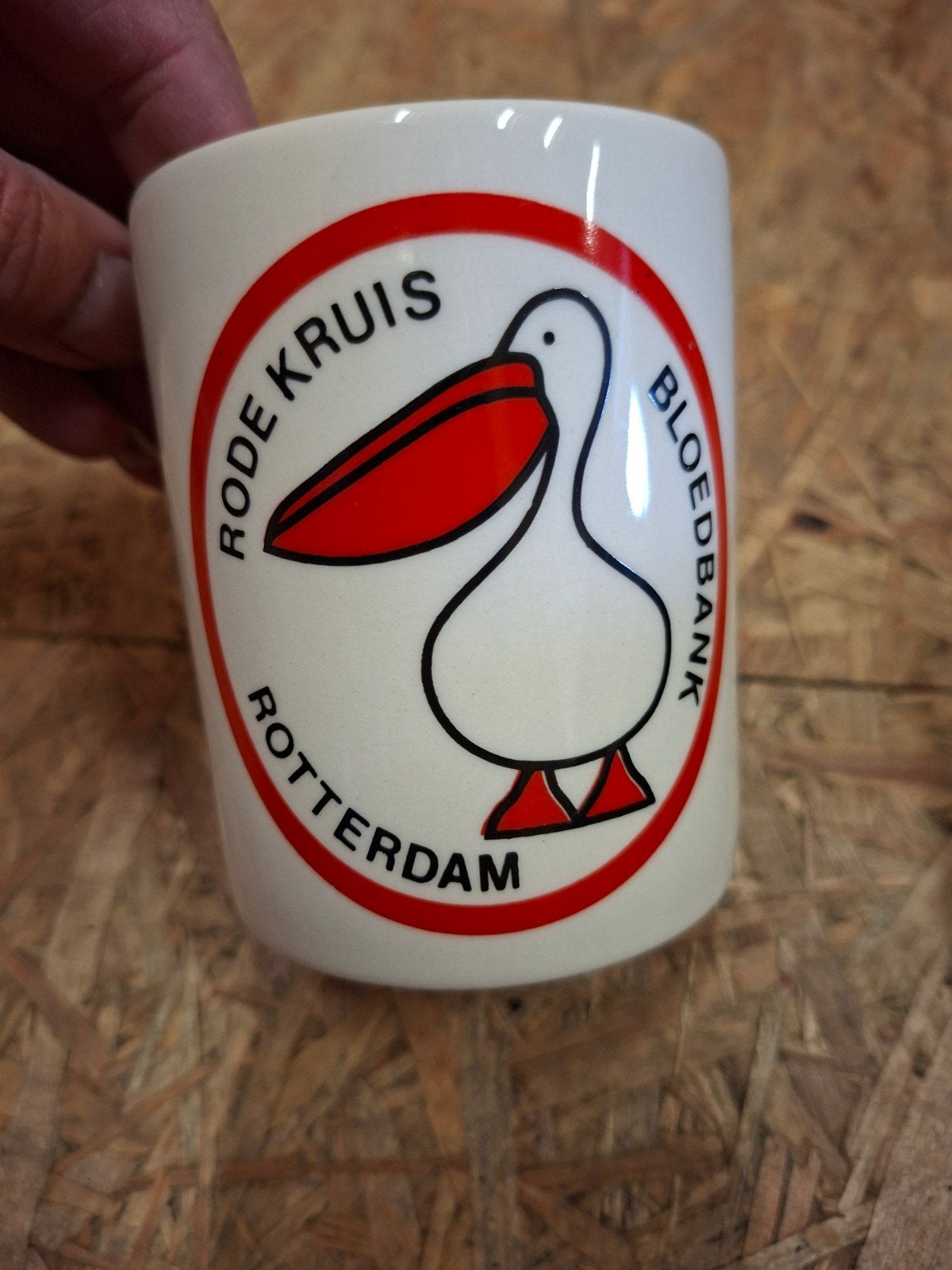 Oude mok Rode Kruis Bloedbank Rotterdam,retro beker, Ophalen of Verzenden, Huis en Inrichting