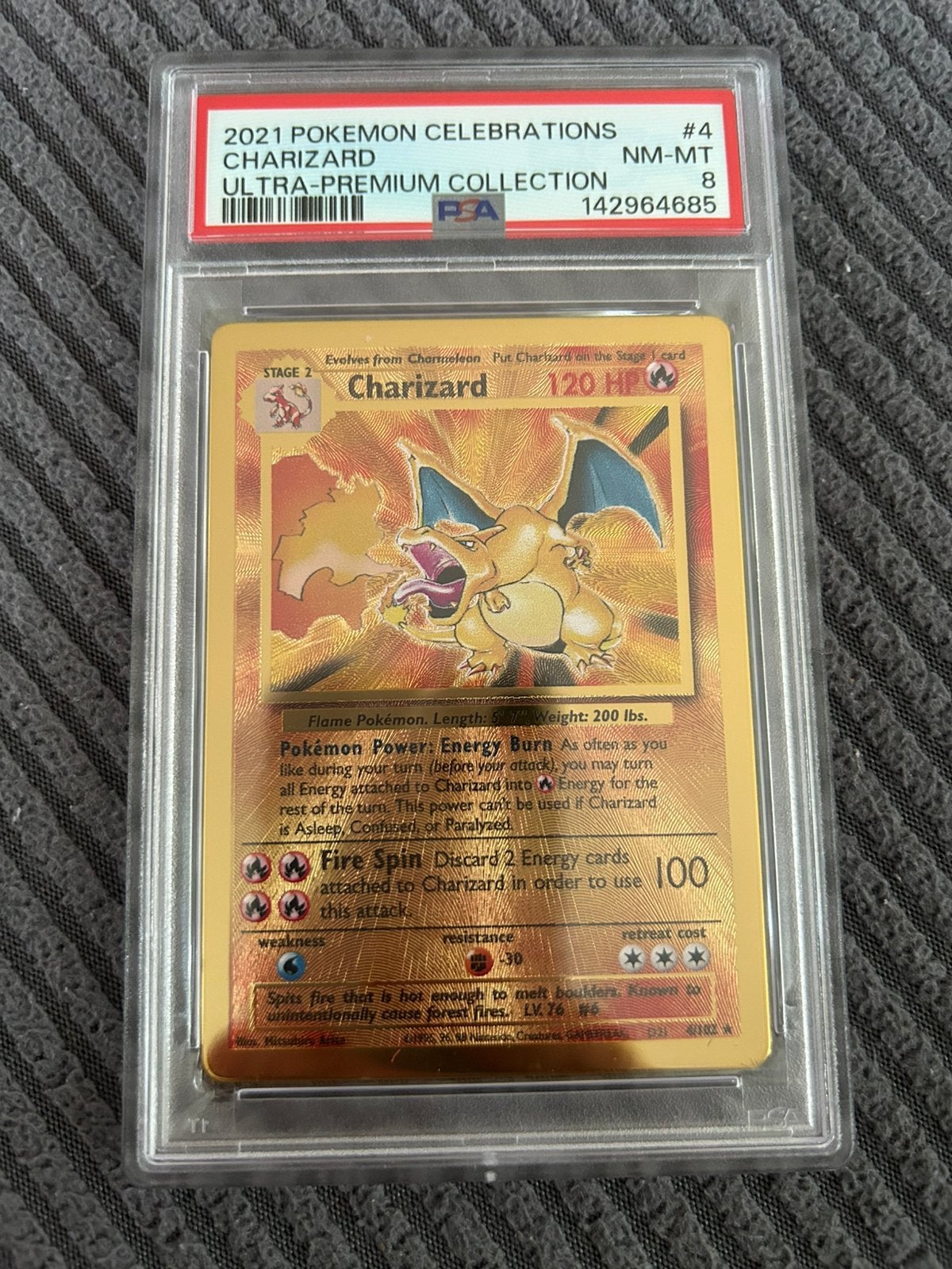 Charizard Metal Celebrations PSA 8 VASTE PRIJS, Ophalen of Verzenden, Zo goed als nieuw