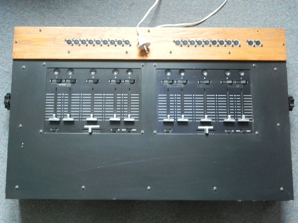 TE KOOP; DUBBELE MENGTAFEL VAN UHER = 2X MIX 500, Muziek en Instrumenten, Mengpanelen, Gebruikt, 5 tot 10 kanalen, Microfooningang