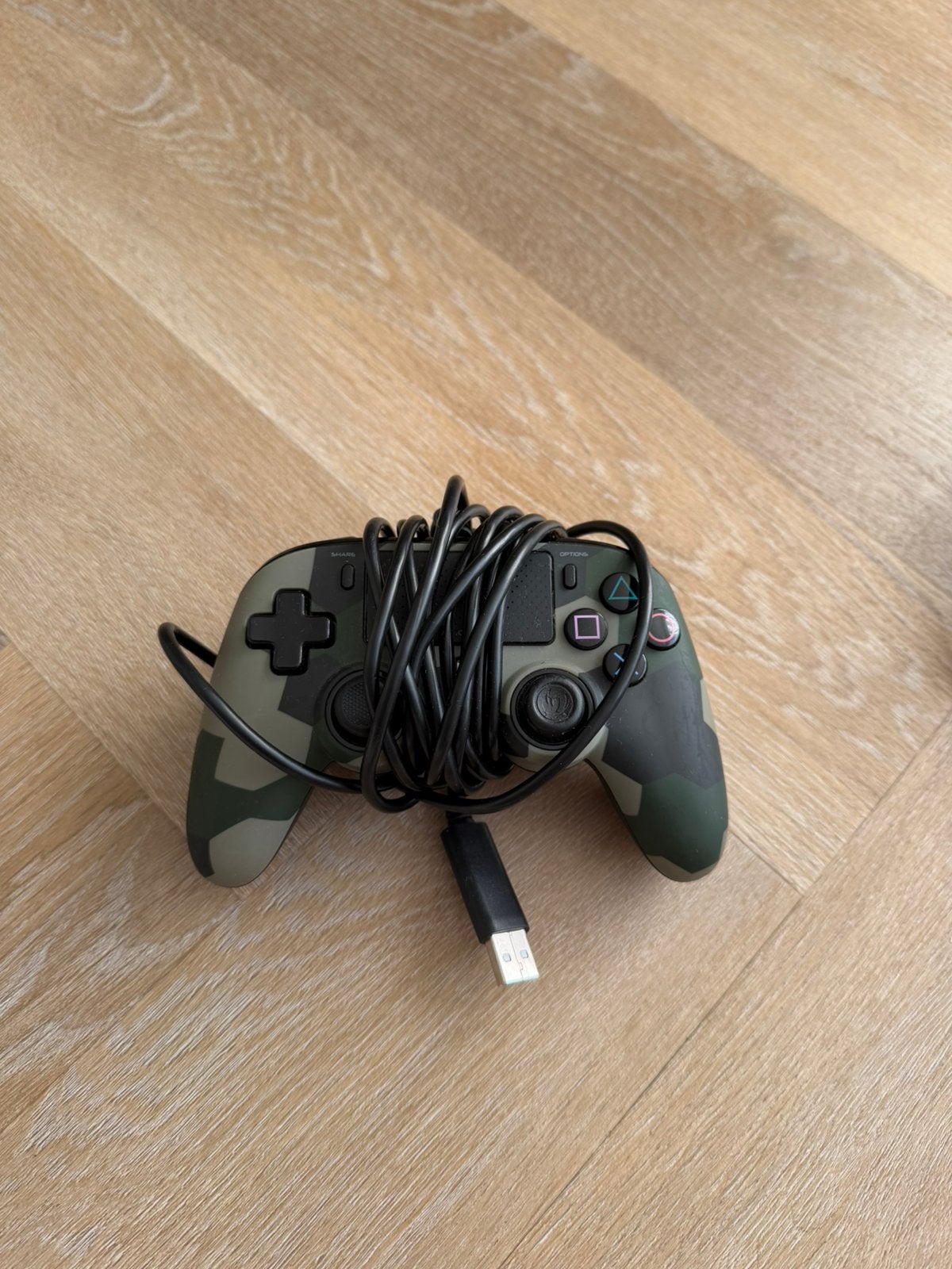 Nacon bedrade controller, Computers en Software, Joysticks, Ophalen
