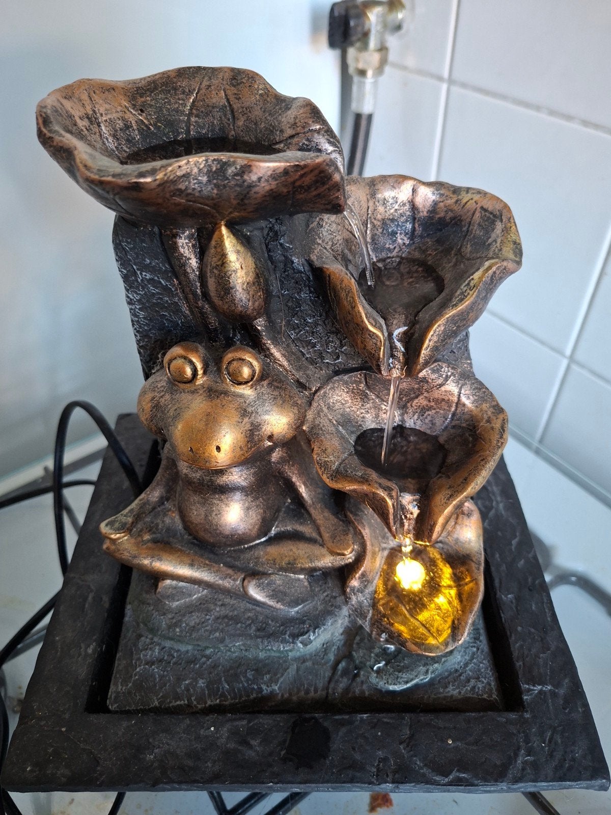 Leuk waterfonteintje met kikker en verlichting, Ophalen, Zo goed als nieuw, Overige materialen, Waterornament