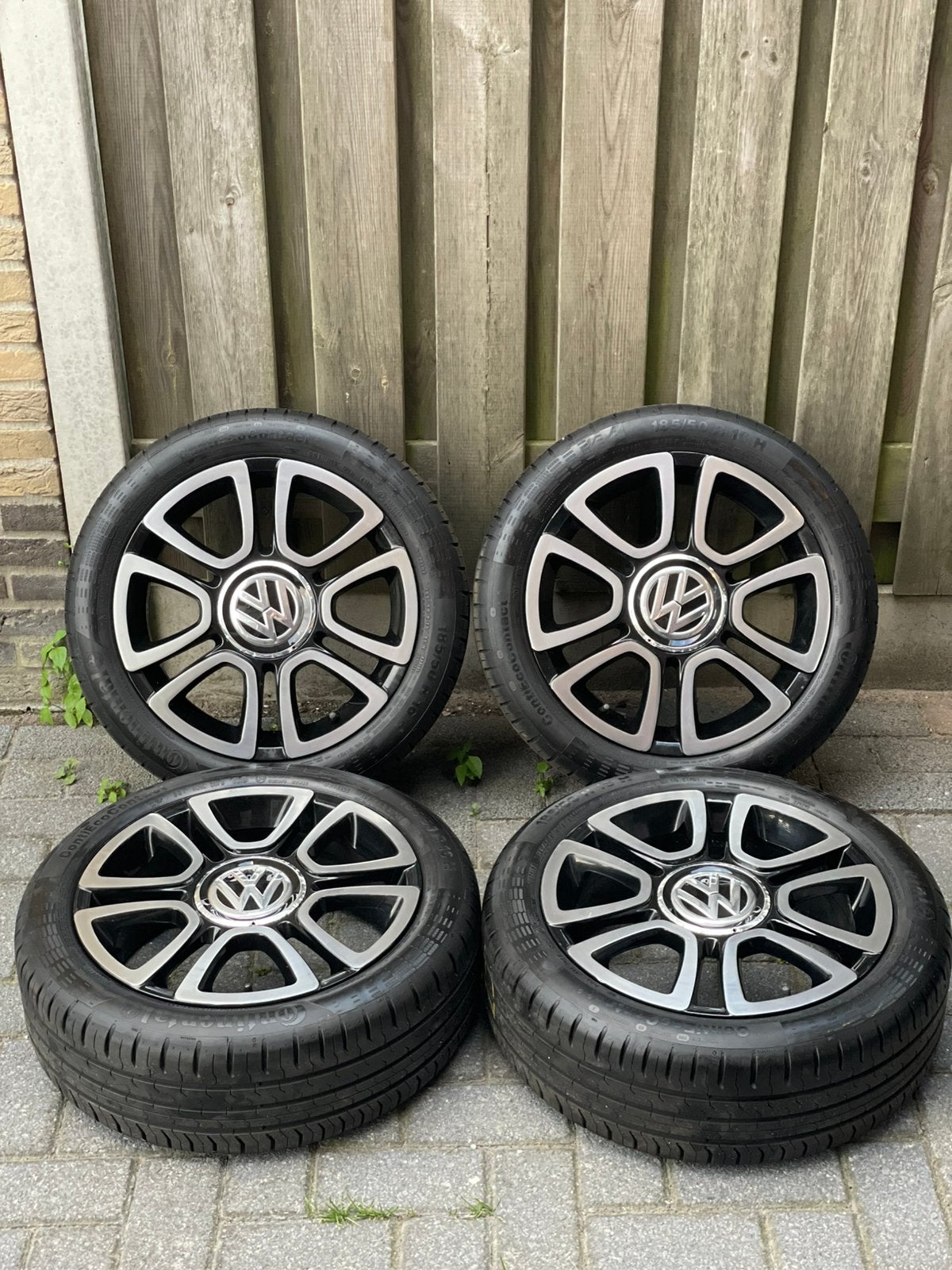 VW Volkswagen Up 16” Triangle velgen 7.5mm banden, Ophalen