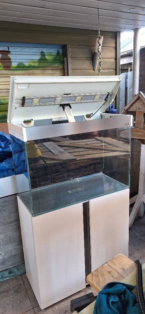 Complete Ciano Aquarium met onderkast zonder vissen, Ophalen, Inclusief slangen, Zo goed als nieuw, Leeg aquarium