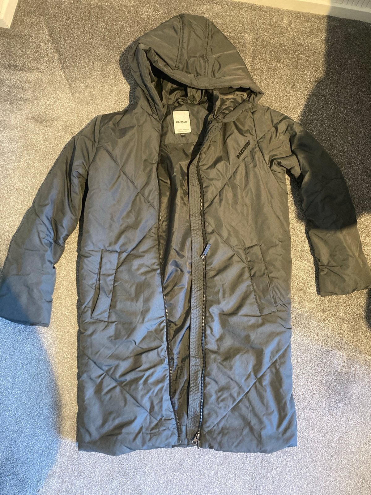 Halflange winterjas, amper gedragen, Ophalen of Verzenden, Zo goed als nieuw, Maat 38/40 (M), Grijs