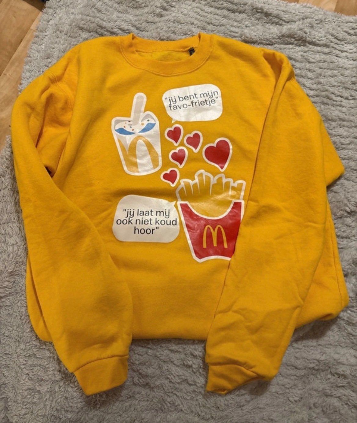 McDonald's "Jij bent mijn favo-frietje" sweater, Ophalen of Verzenden, Gedragen, Maat 38/40 (M), Geel