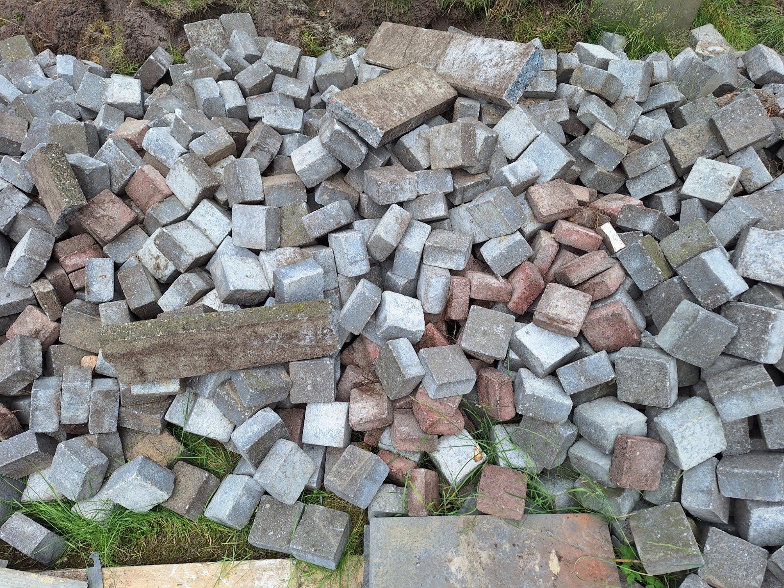 Gratis af te halen getrommelde cobblestones, Tuin en Terras, Grind, Keien en Split, Ophalen