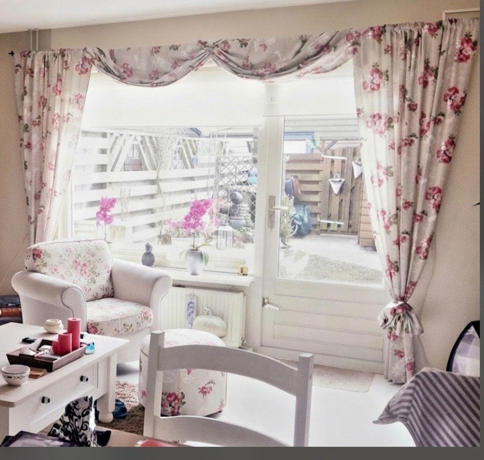 Riviéra Maison gebloemde gordijnen met bijpassende kussens, Ophalen, Gebruikt, Beige, 130 cm