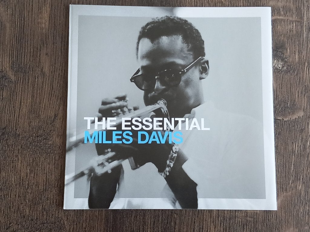 2CD  Miles Davis - The essential Miles Davis (2010), Ophalen of Verzenden, Zo goed als nieuw, Jazz
