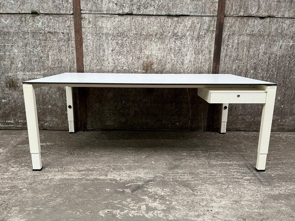 Gispen verstelbaar bureau 200x100cm + persoonlijke lade, Huis en Inrichting, Bureaus, Ophalen of Verzenden, In hoogte verstelbaar