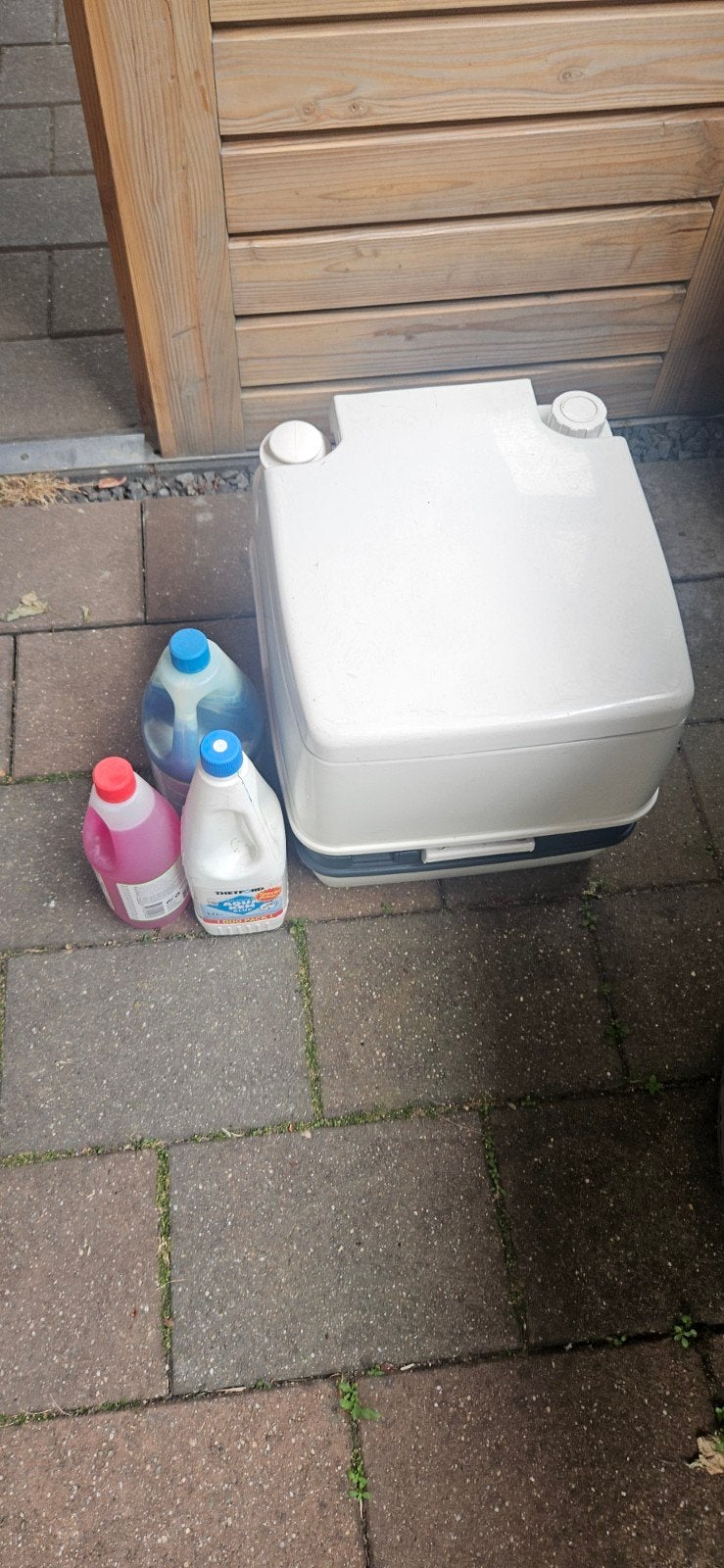 Chemisch toilet, Ophalen, Gebruikt