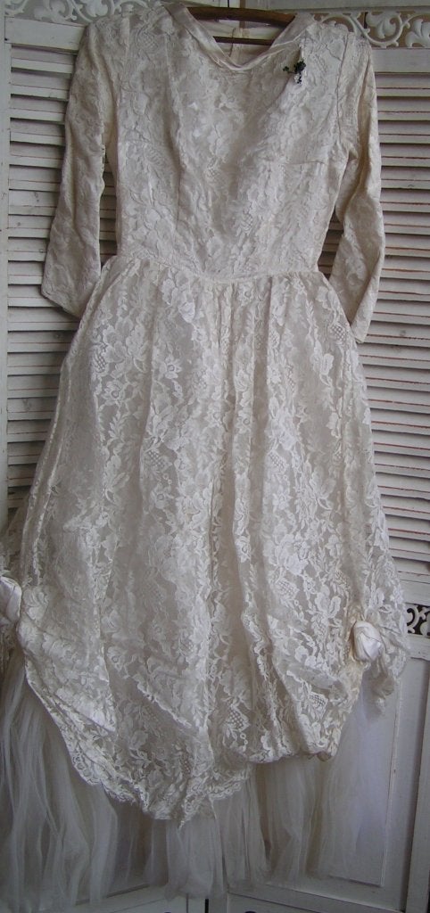 jaren 50 trouwjurk van bruidskant maat 32 nr ZZ 785 maria, Kleding | Dames, Trouwkleding en Trouwaccessoires, Verzenden, Gedragen