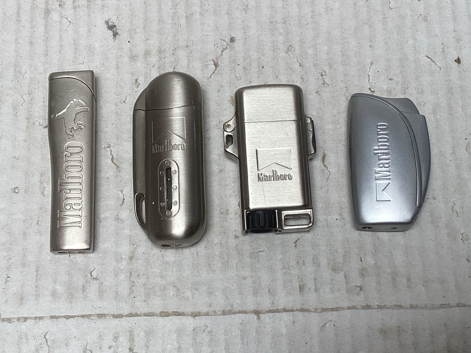 4 Marlboro gas aanstekers, Ophalen, Gebruikt, Aansteker
